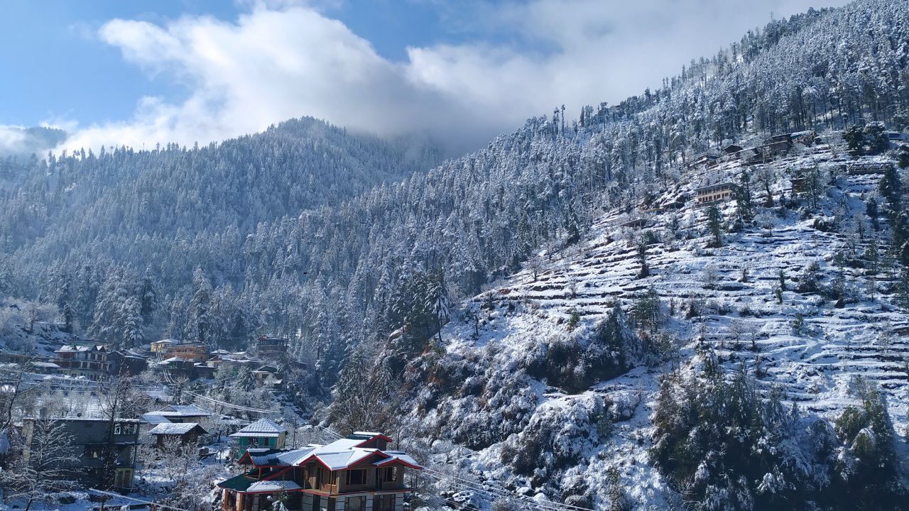 Snowfall In Jibhi