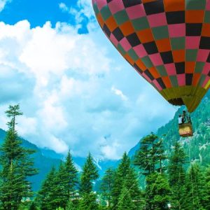Hot air balloon in Manali