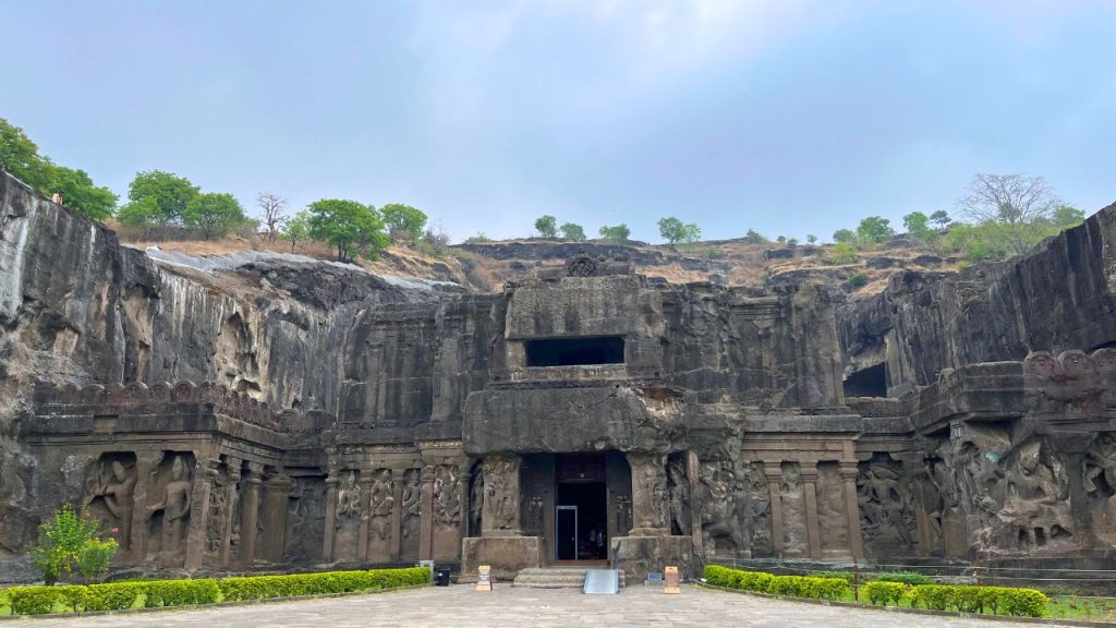 Ellora Cavеs - UNESCO World Hеritagе Sitеs