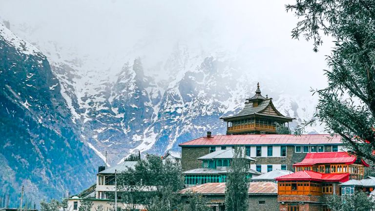 21 Stunning Himachal Pradesh Tourist Places to Love!