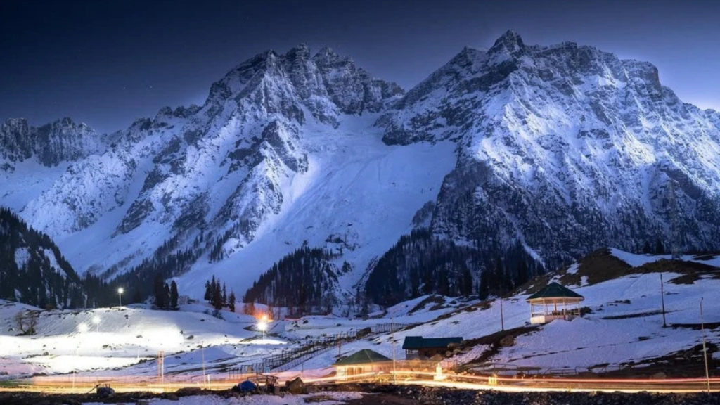 Thajiwas Glacier