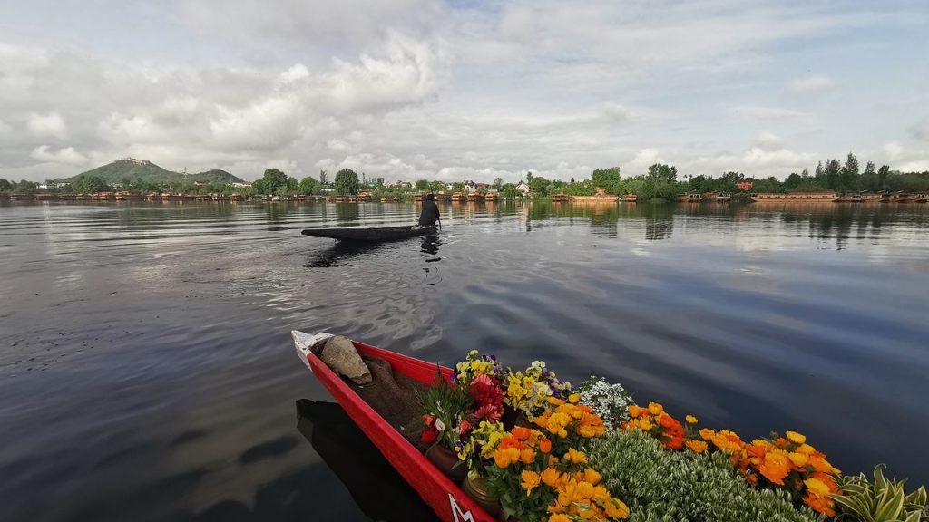 Nigeen Lake